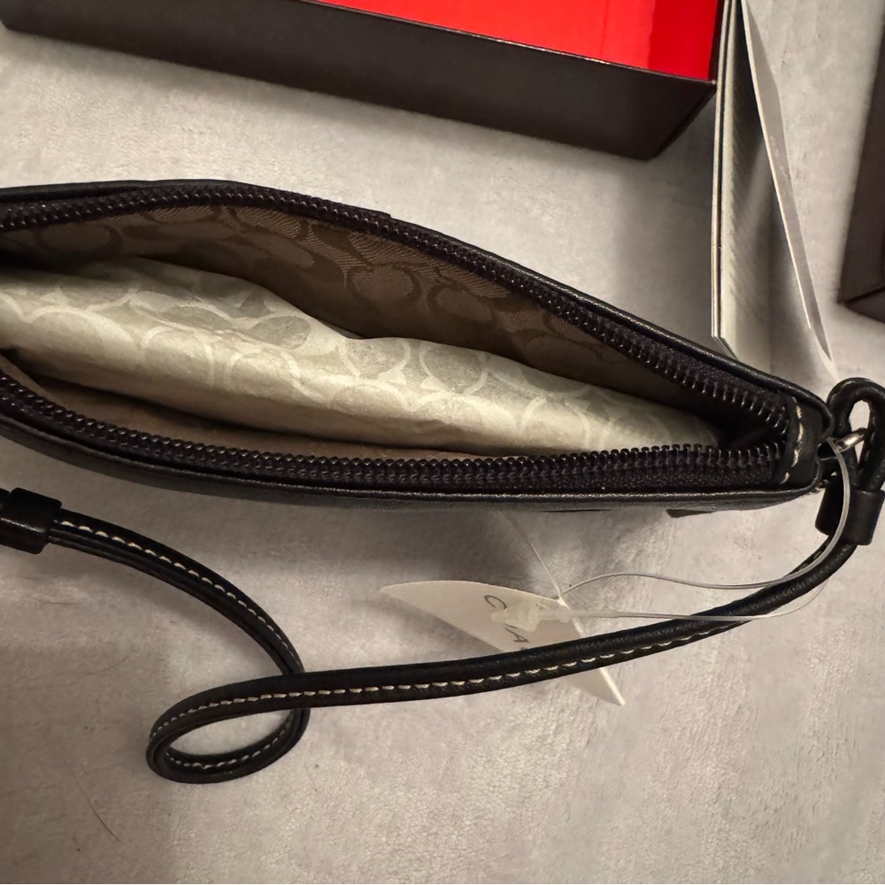 Vintage Coach Soho Black Leather Wristlet 7115C NWT‎ w/ Box & Tags - Picture 6 of 11